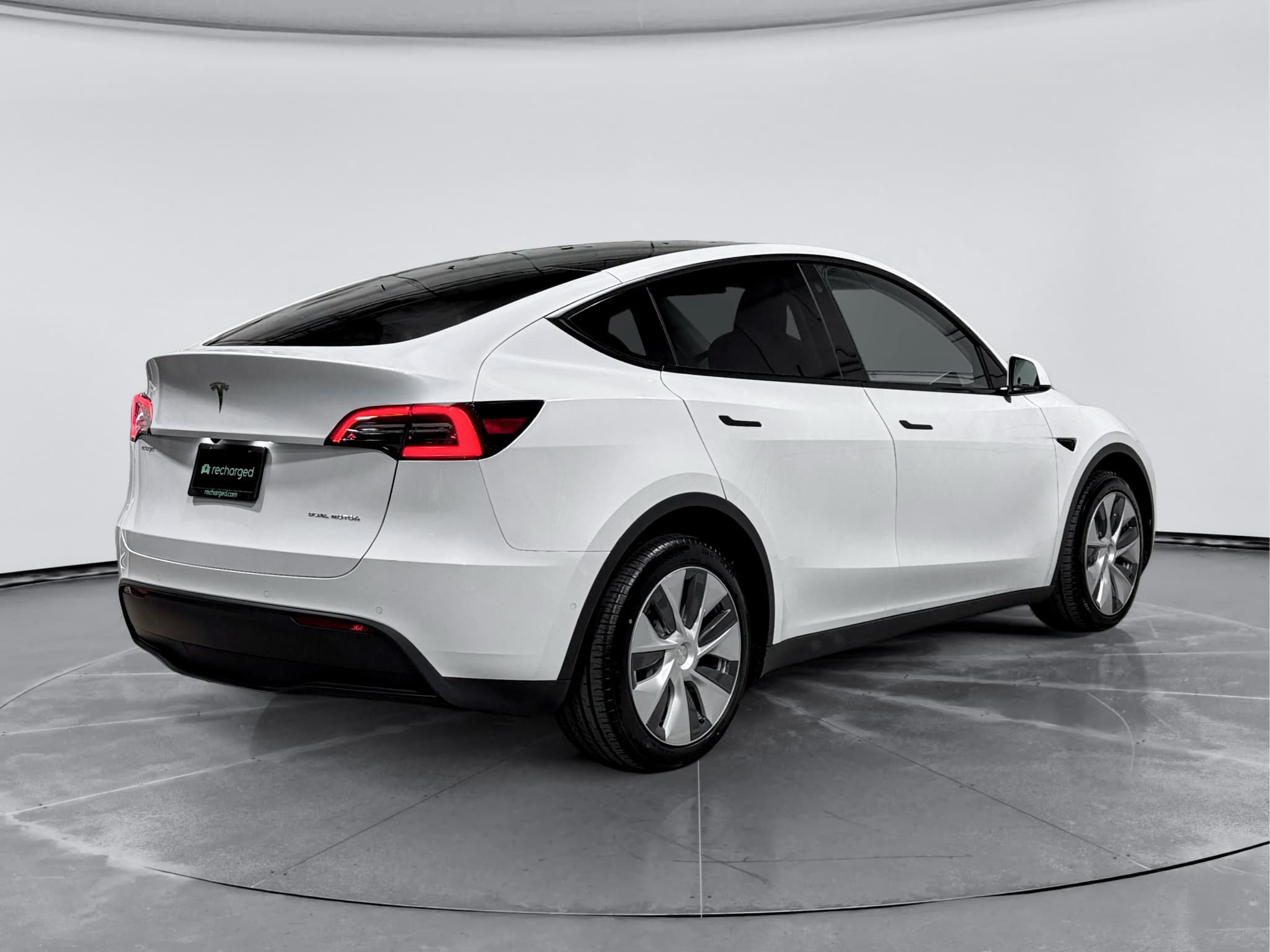 2022 Tesla Model Y view 3