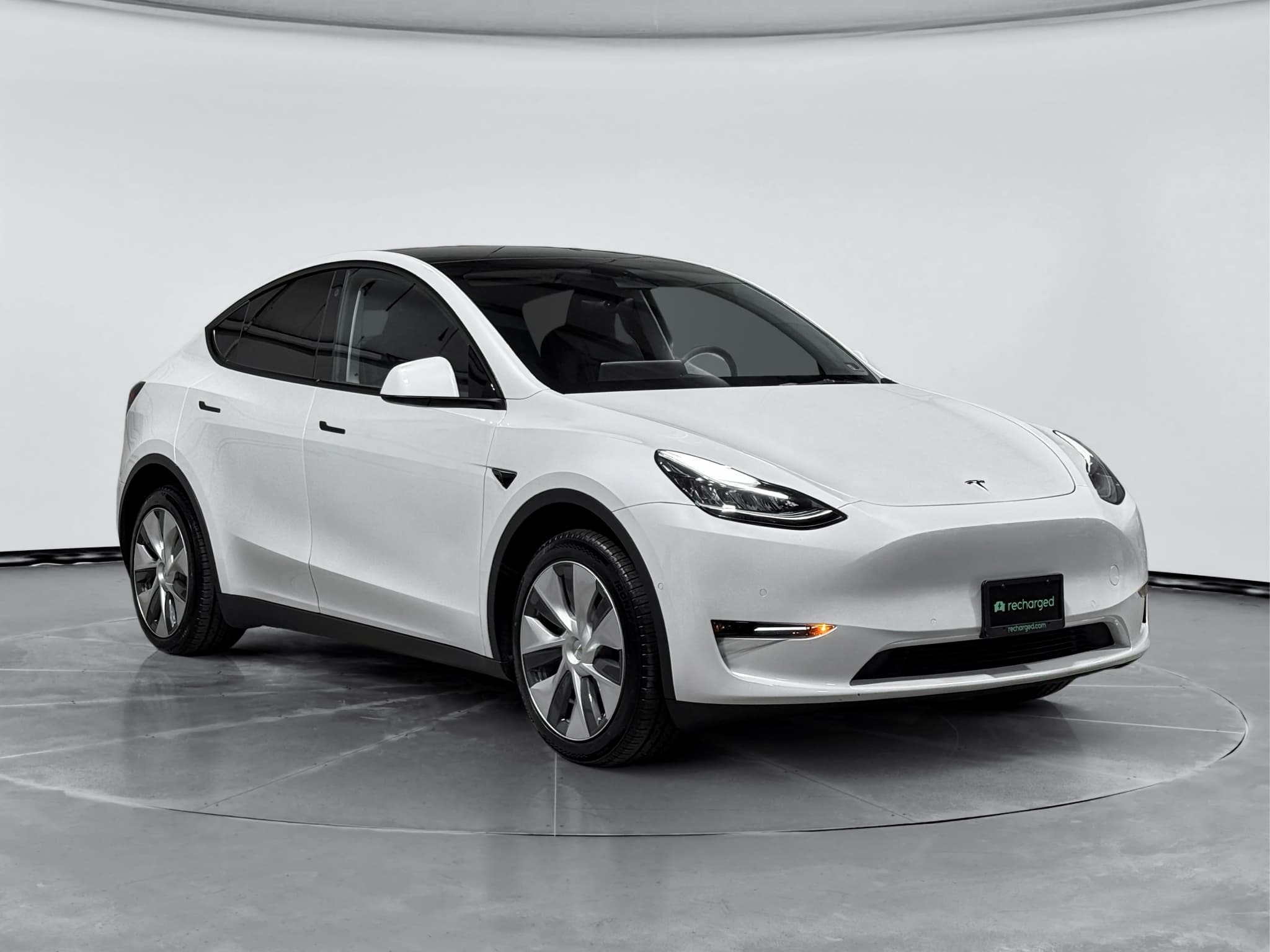 2022 Tesla Model Y view 4