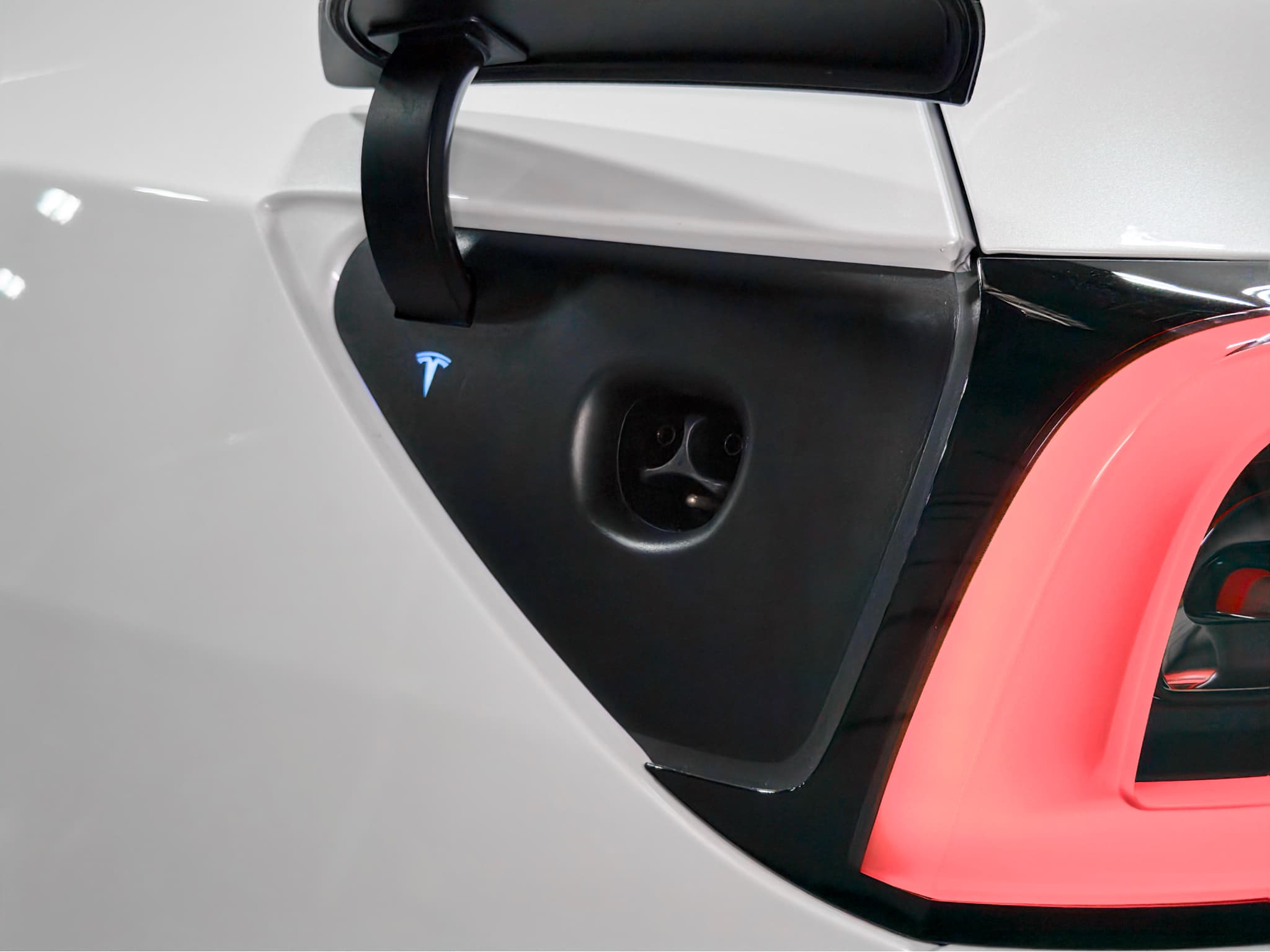 2022 Tesla Model Y view 5