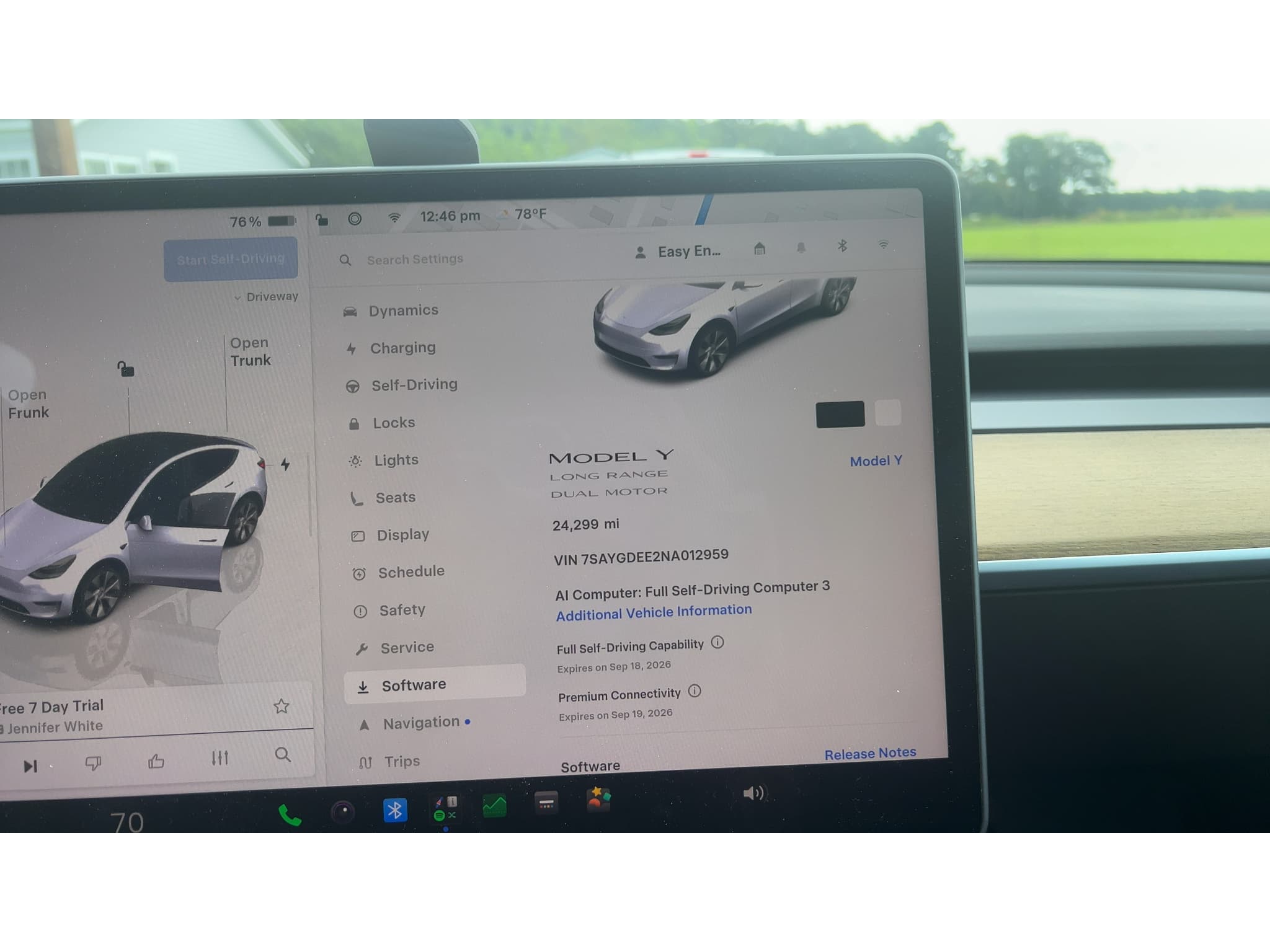 2022 Tesla Model Y view 7