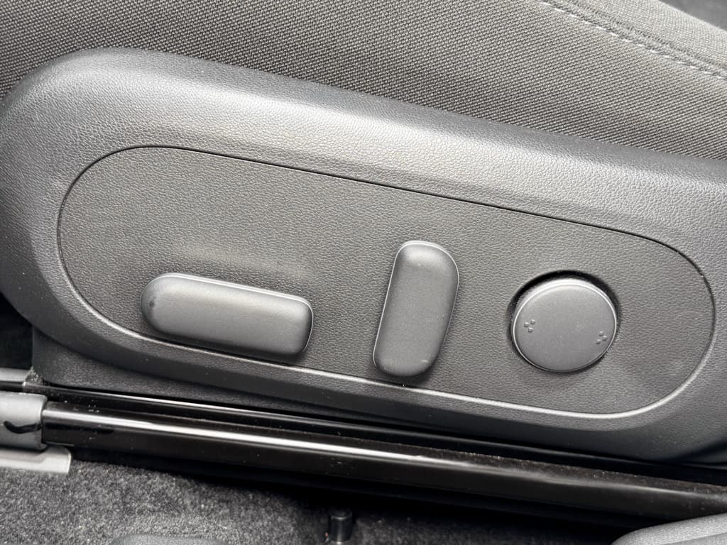 2024 Hyundai Kona view 7
