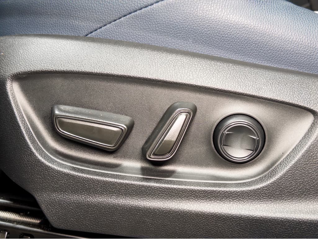 2023 Subaru Solterra view 7