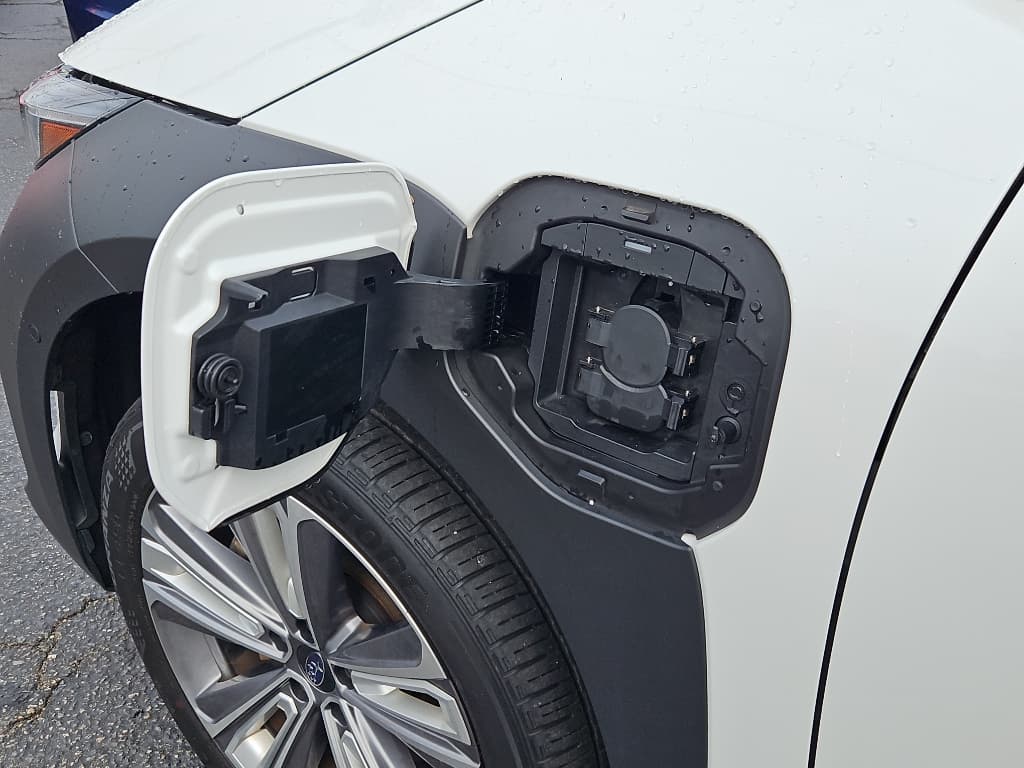 2023 Subaru Solterra view 5