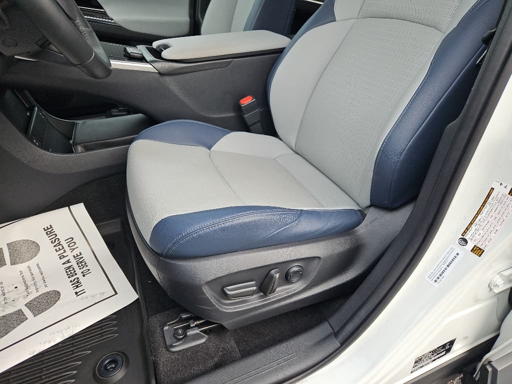 2023 Subaru Solterra view 7
