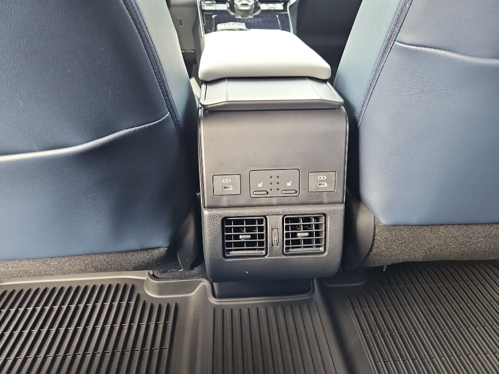 2023 Subaru Solterra view 21