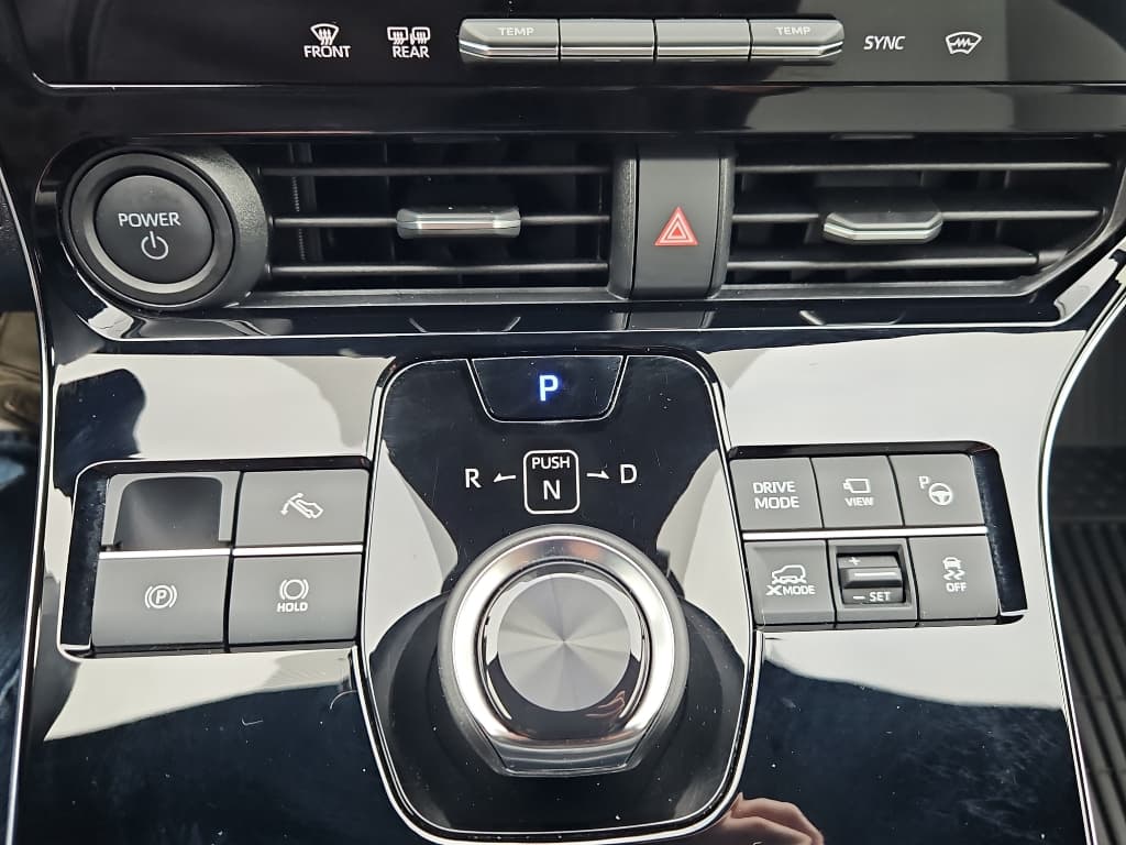 2023 Subaru Solterra view 17