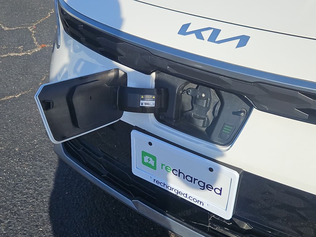 2023 Kia Niro EV view 4