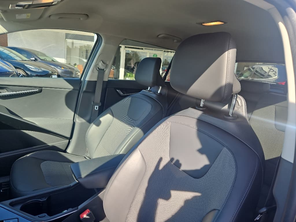 2023 Kia Niro EV view 19