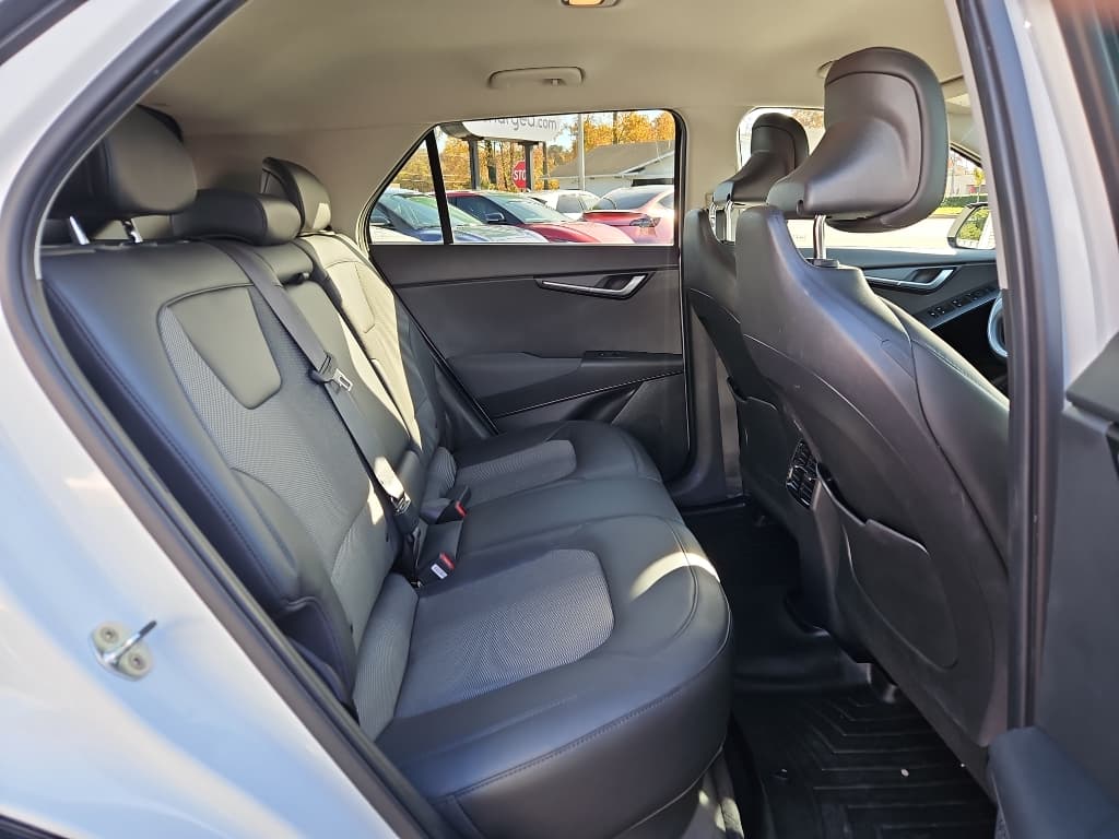 2023 Kia Niro EV view 18