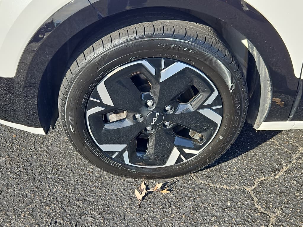 2023 Kia Niro EV view 24