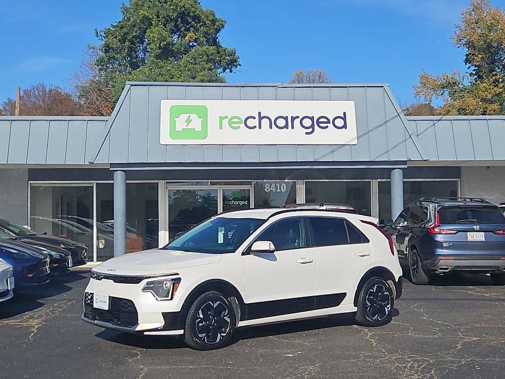 2023 Kia Niro EV view 1