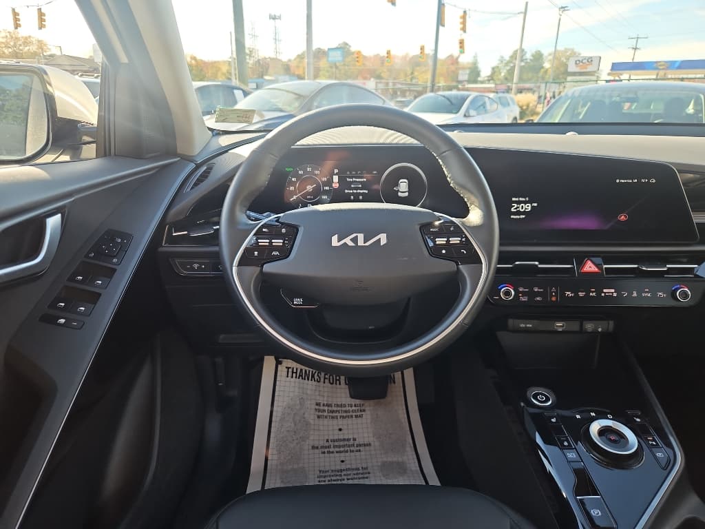 2023 Kia Niro EV view 6