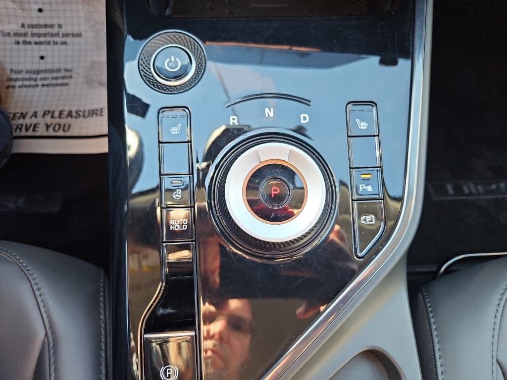 2023 Kia Niro EV view 15