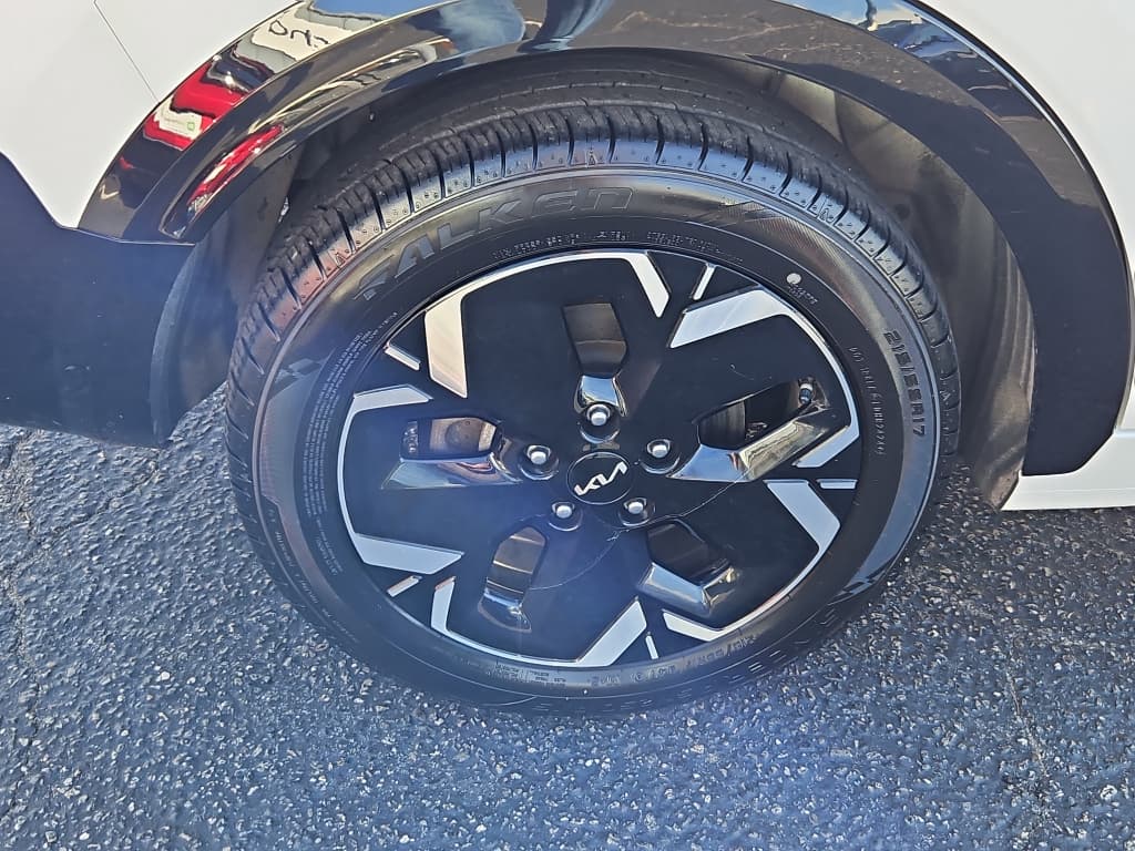 2023 Kia Niro EV view 28