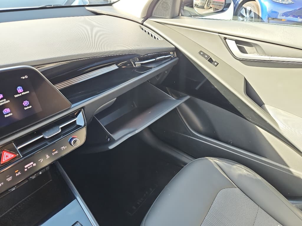 2023 Kia Niro EV view 16