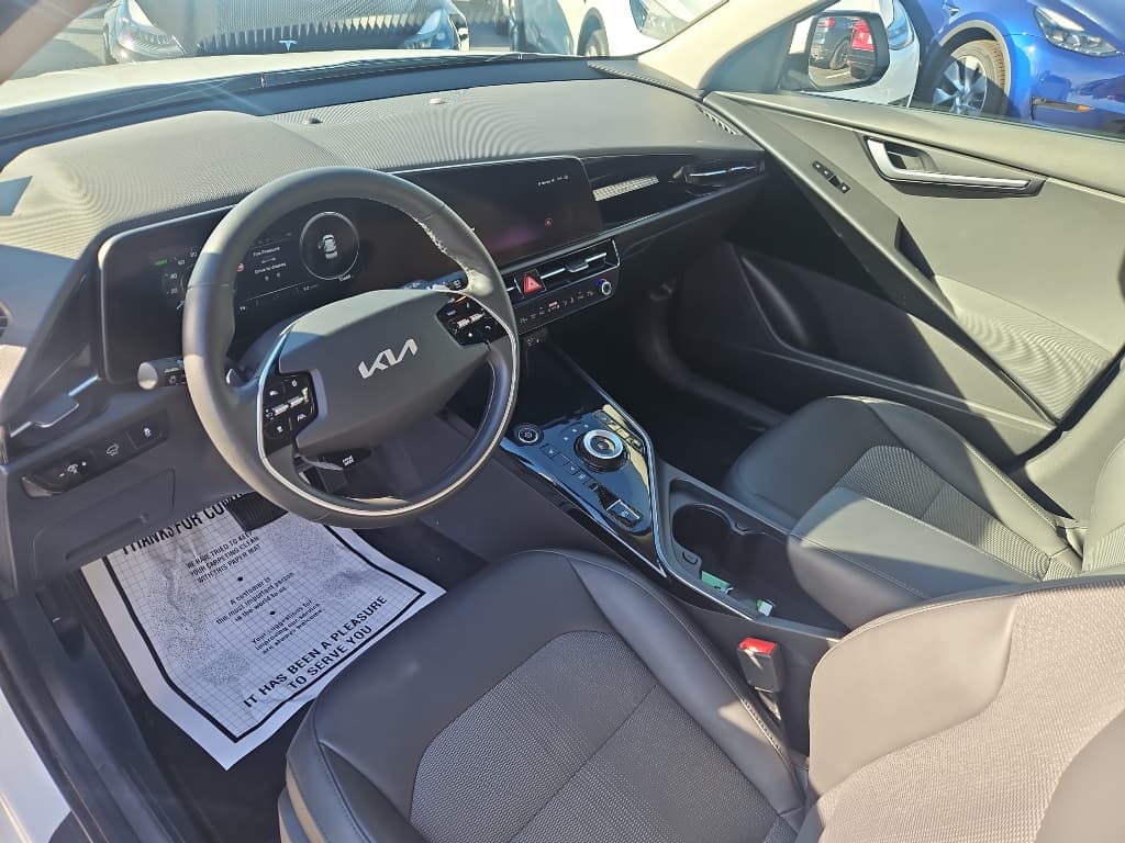 2023 Kia Niro EV view 13