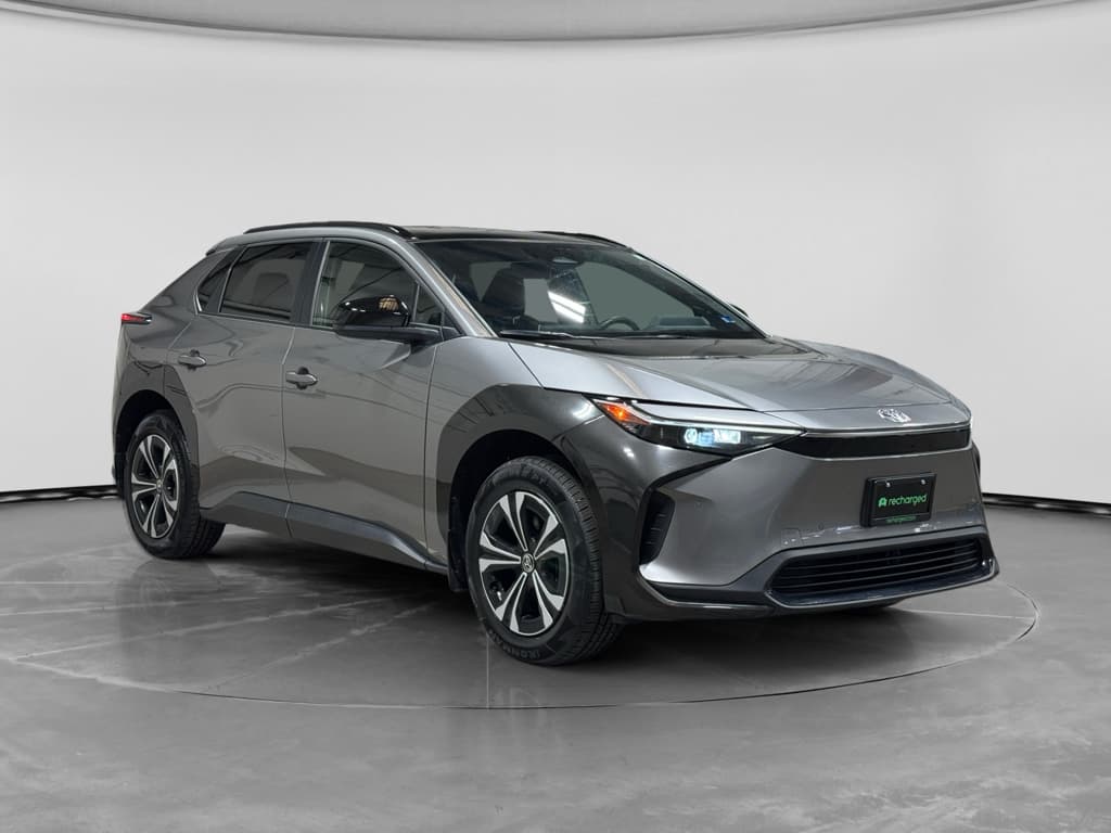 2023 Toyota bZ4X view 4