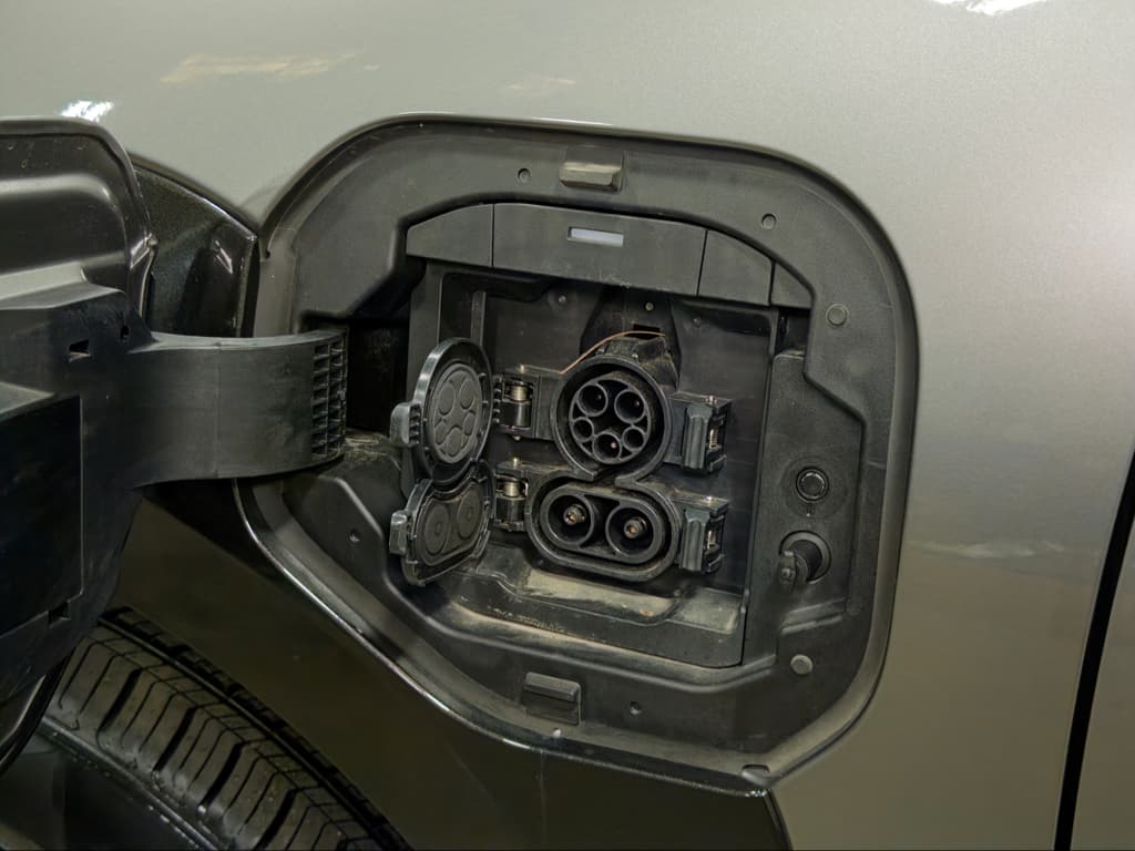 2023 Toyota bZ4X view 5