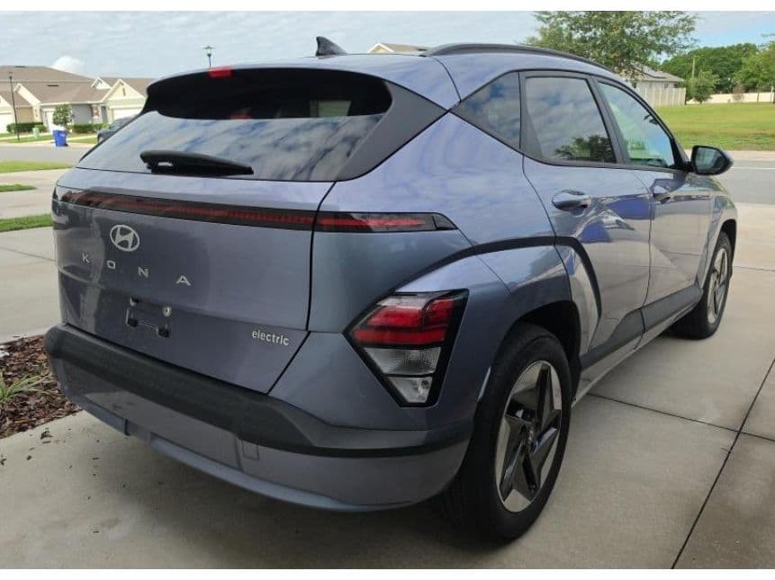 2024 Hyundai Kona view 3