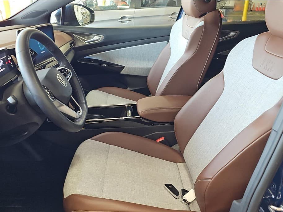 2023 Volkswagen ID.4 view 5