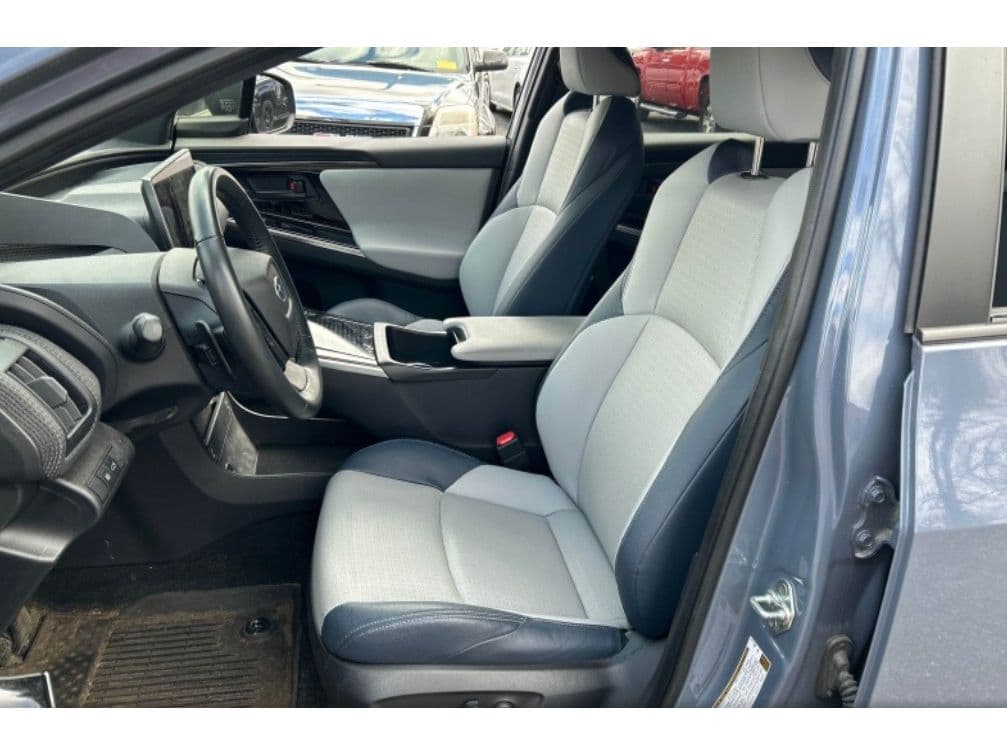 2023 Subaru Solterra view 5