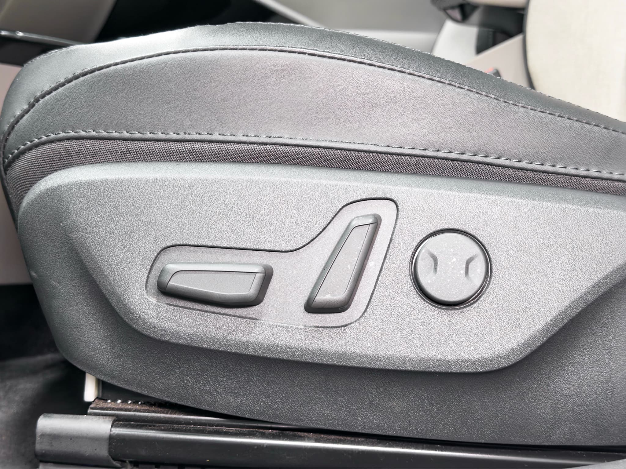 2023 Kia Niro EV view 6