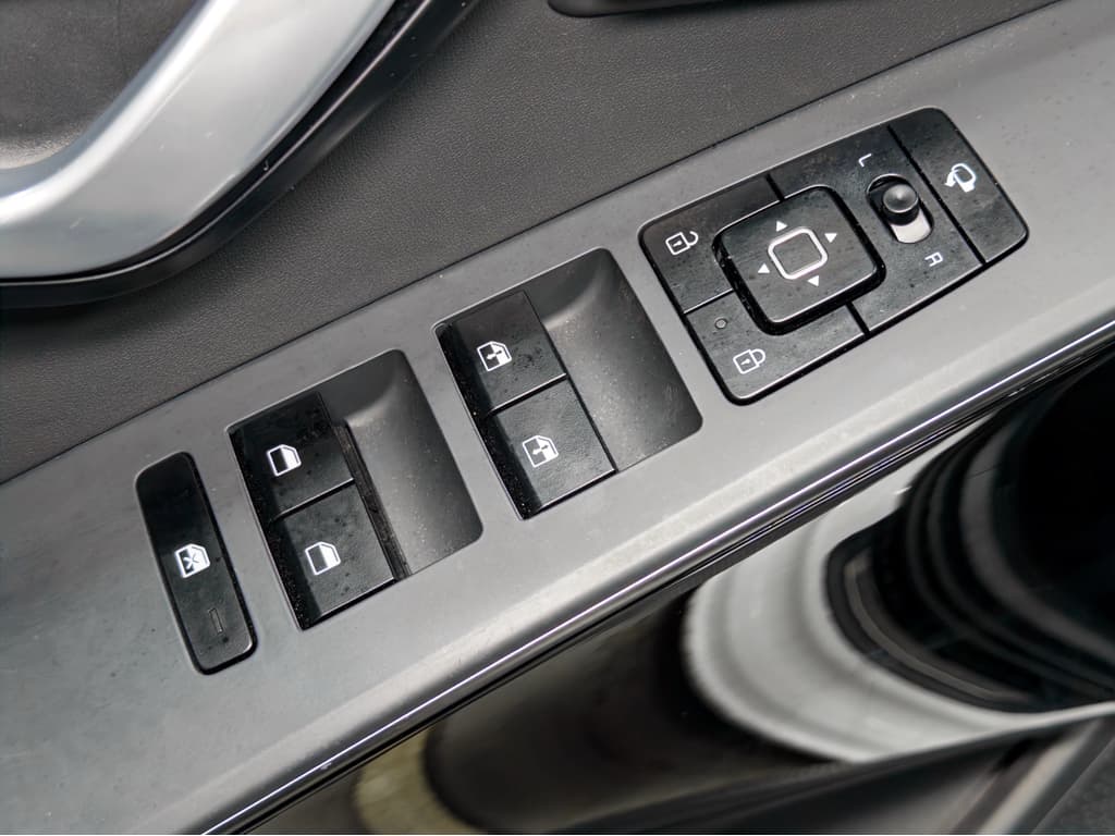 2023 Kia Niro EV view 7