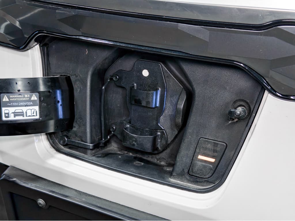 2023 Kia Niro EV view 5
