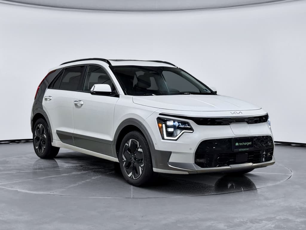 2023 Kia Niro EV view 4