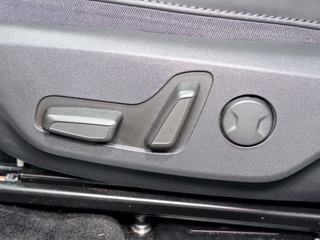 2023 Kia Niro EV view 6