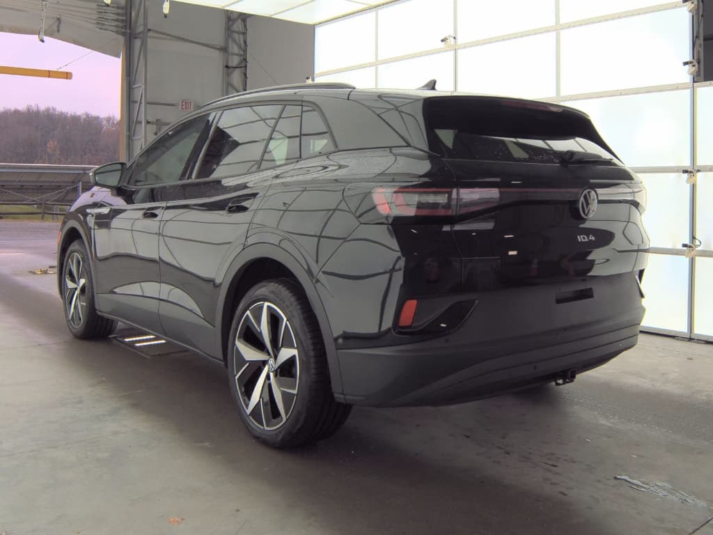 2024 Volkswagen ID.4 view 4
