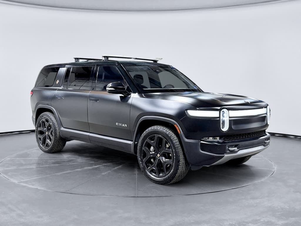 2023 Rivian R1S view 4