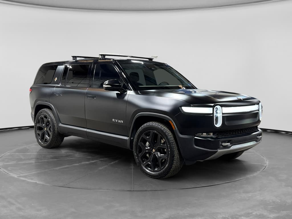 2023 Rivian R1S view 4