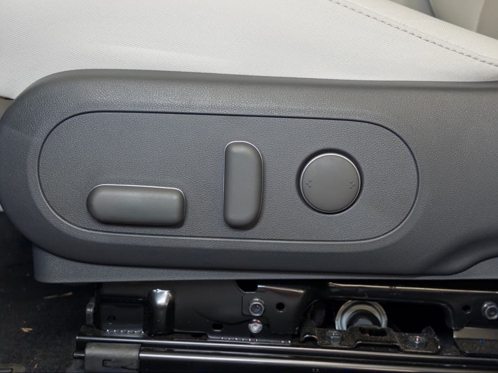 2024 Hyundai Kona view 7