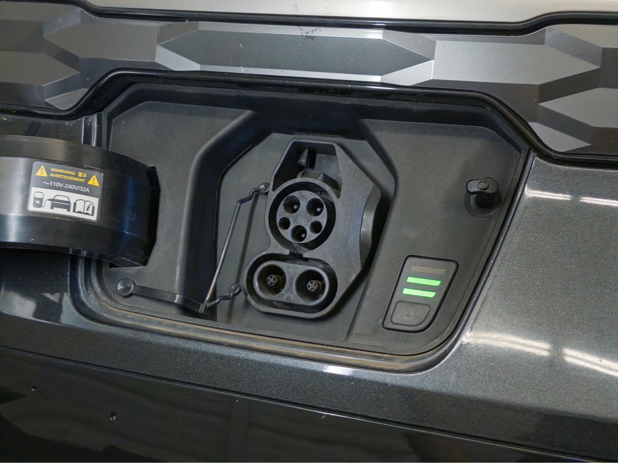 2023 Kia Niro EV view 5
