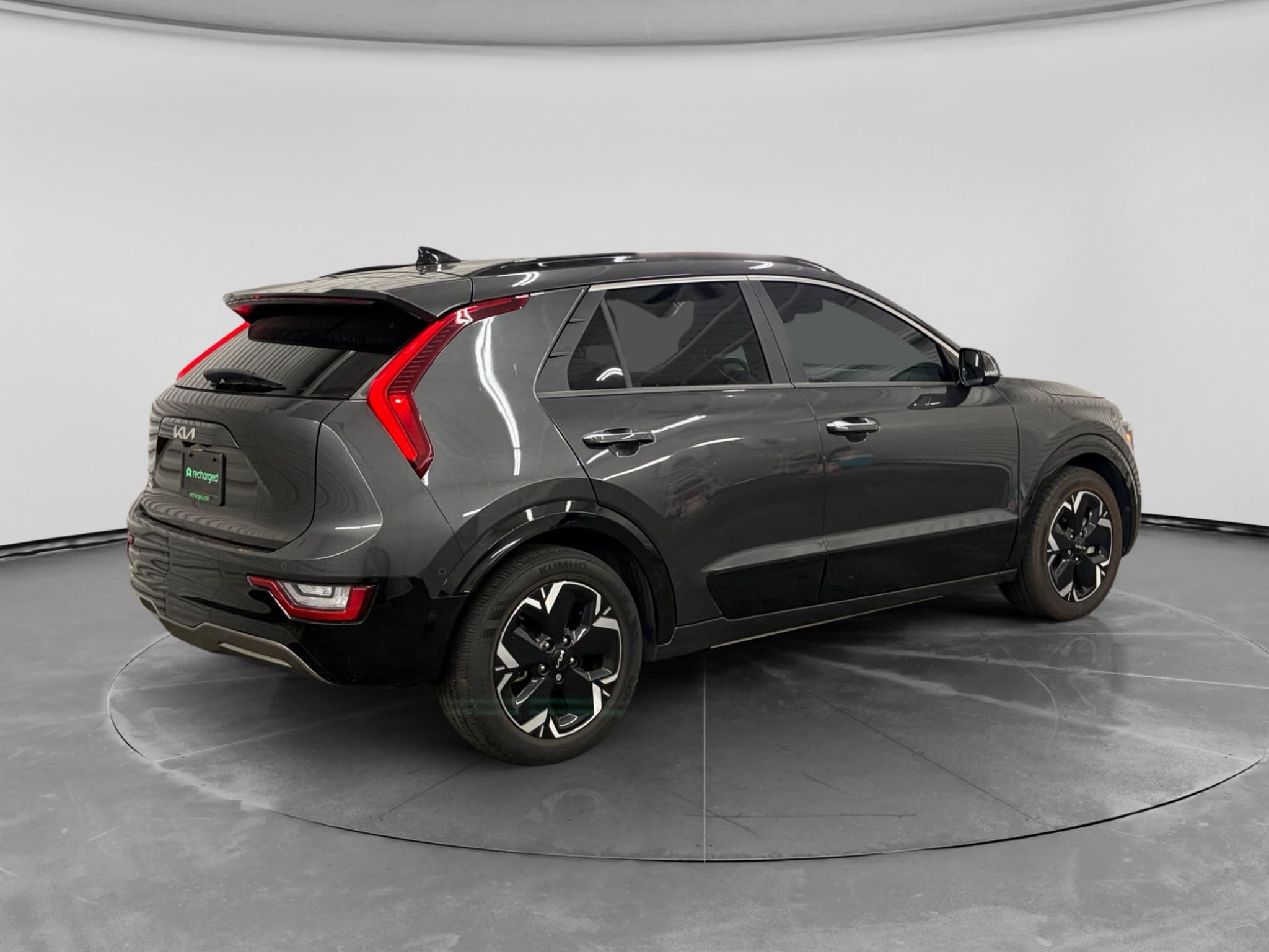2023 Kia Niro EV view 3