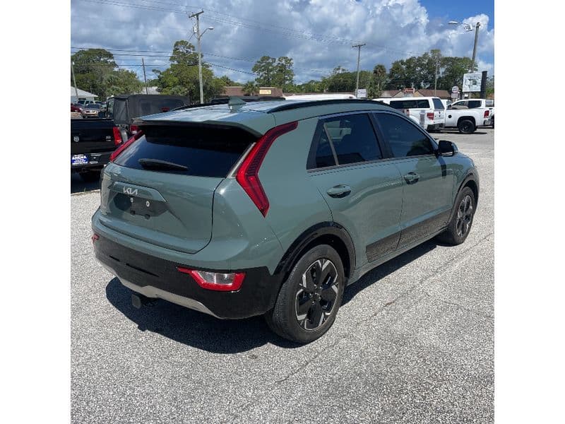2023 Kia Niro EV view 3