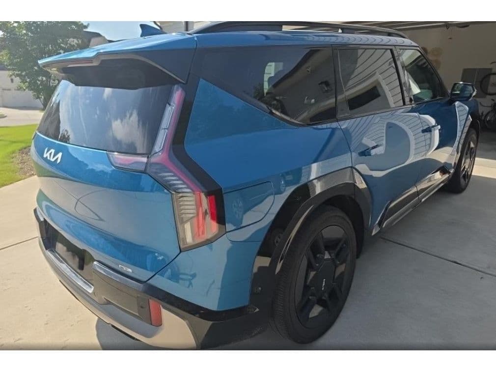 2024 Kia EV9 view 3