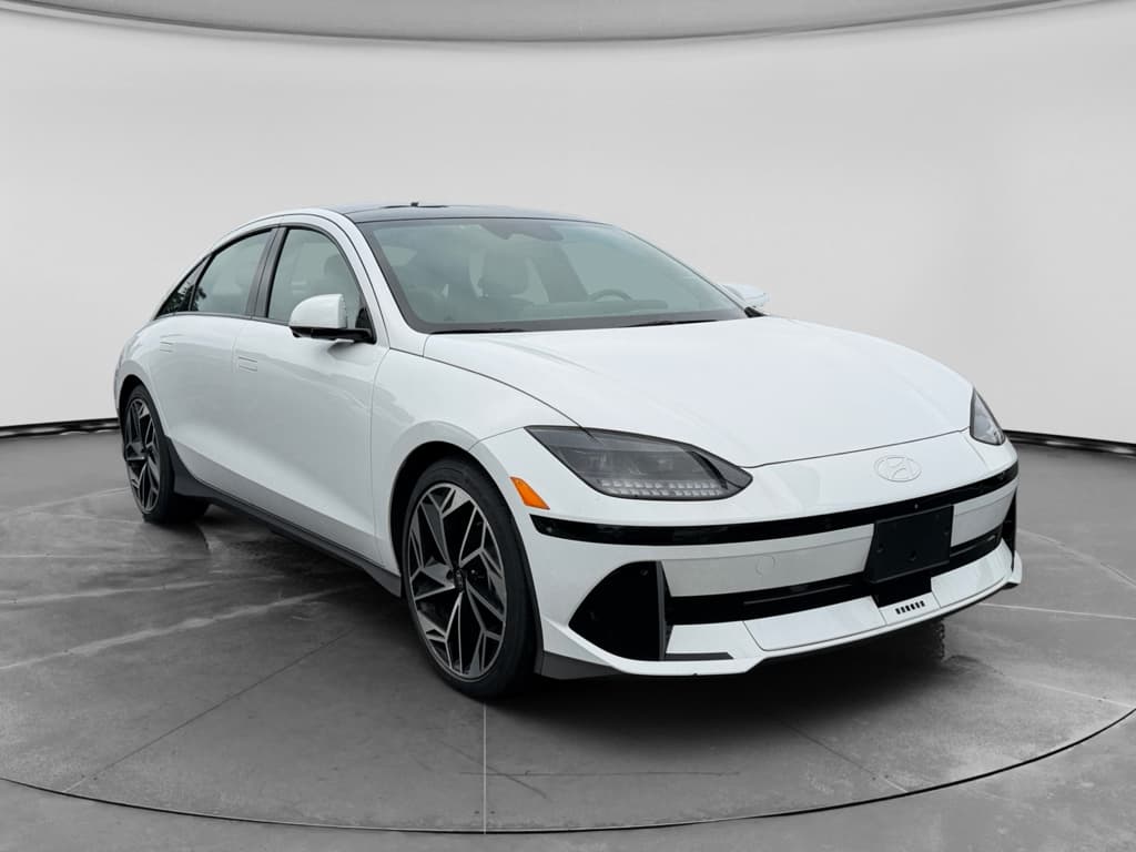 2023 Hyundai IONIQ 6 view 3