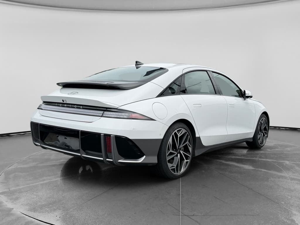 2023 Hyundai IONIQ 6 view 4