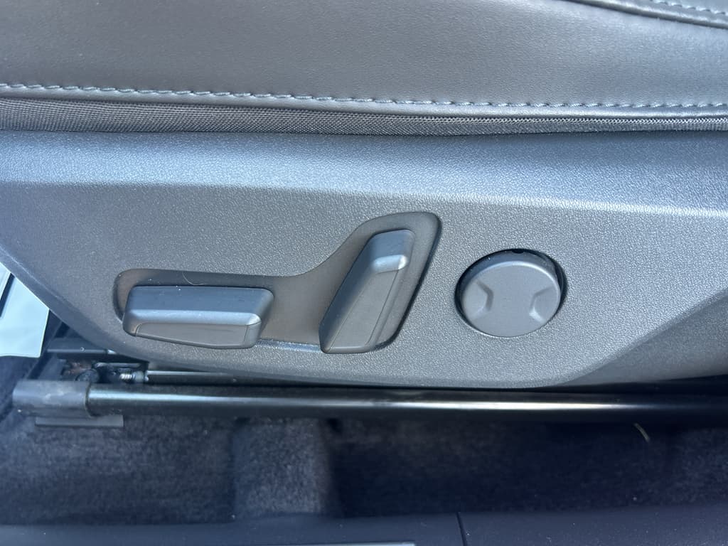 2023 Kia Niro EV view 7