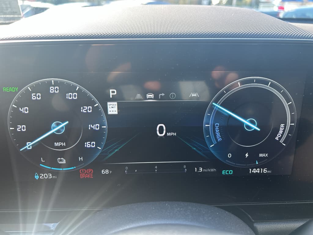 2023 Kia Niro EV view 9