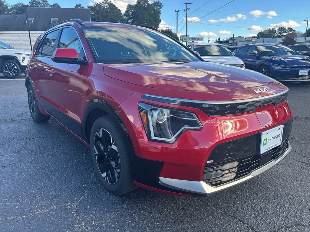 2023 Kia Niro EV view 4
