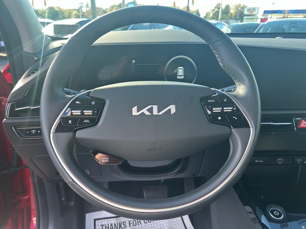 2023 Kia Niro EV view 8