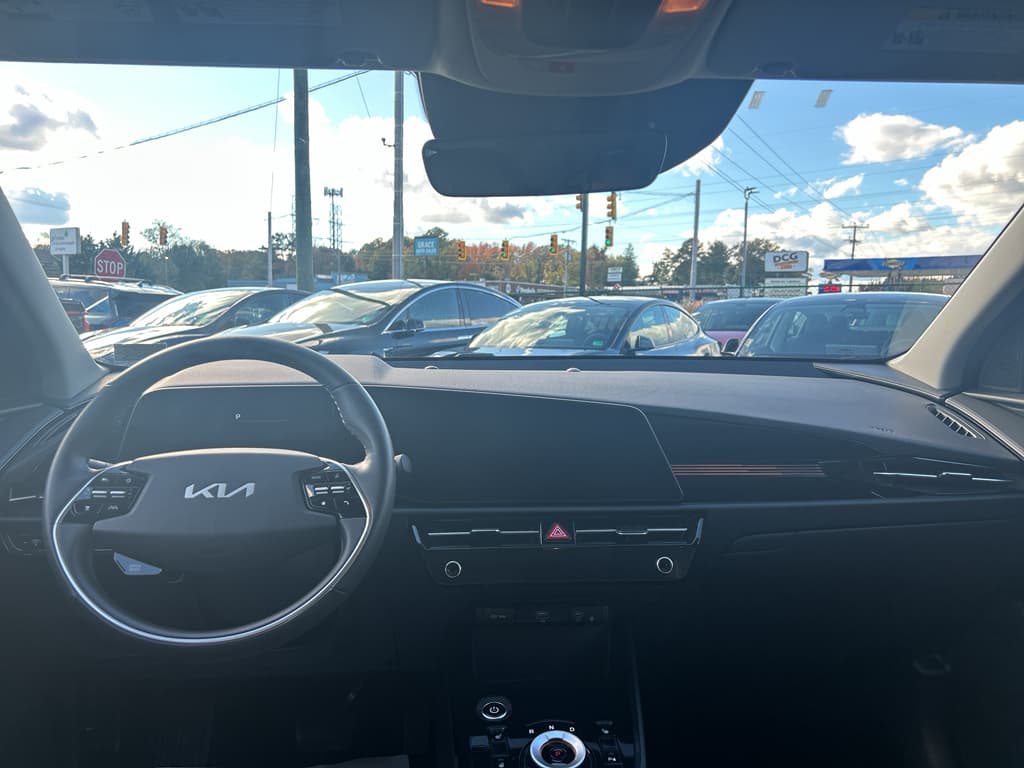 2023 Kia Niro EV view 14