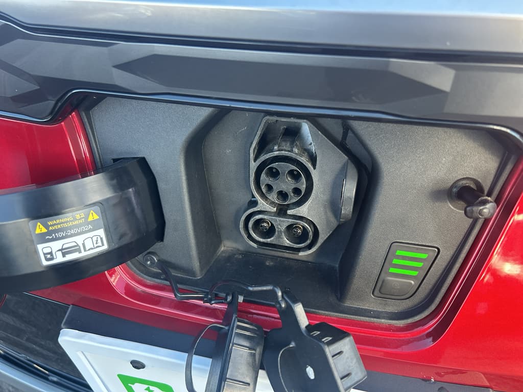 2023 Kia Niro EV view 5