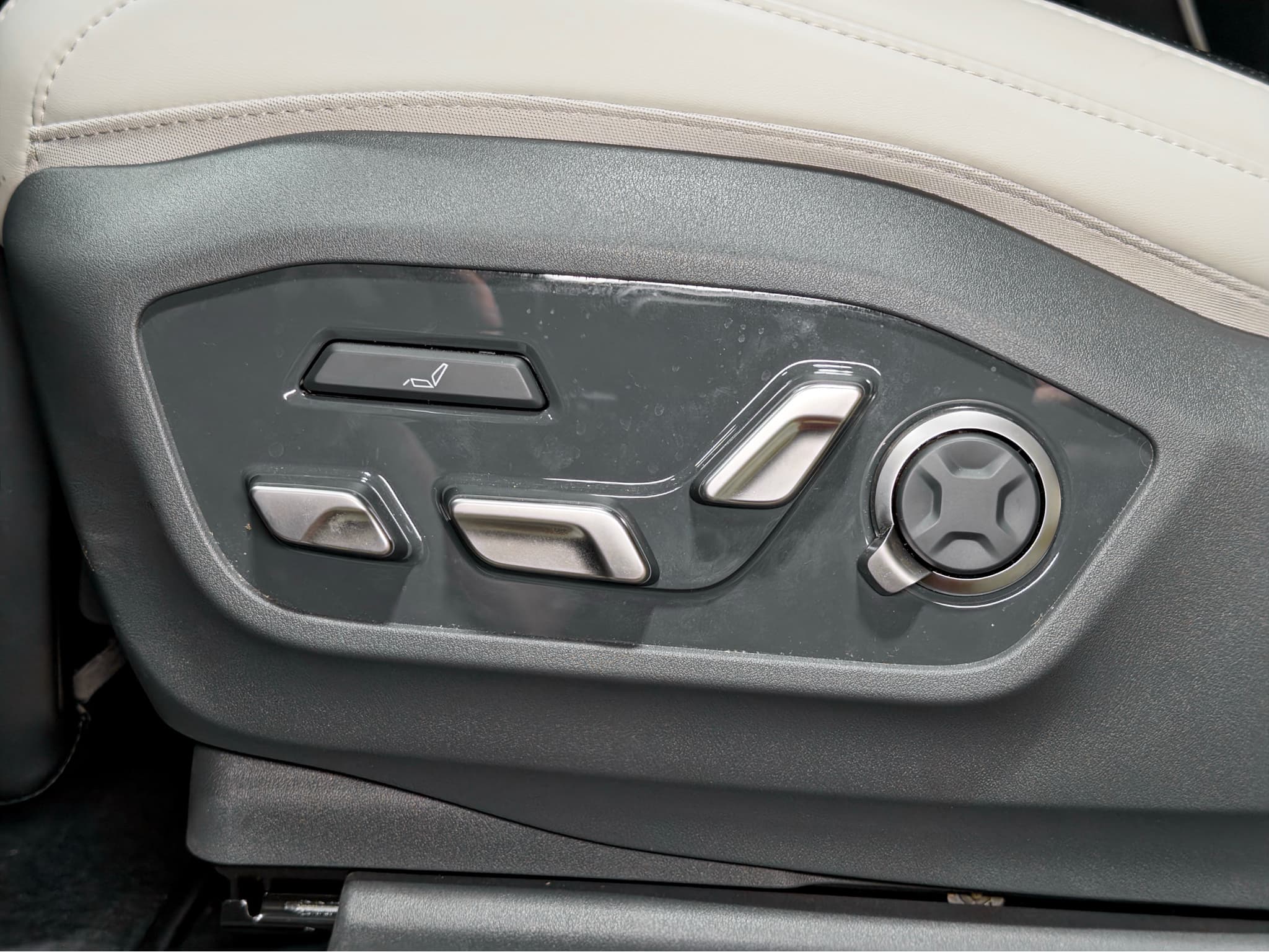 2024 Kia EV9 view 7
