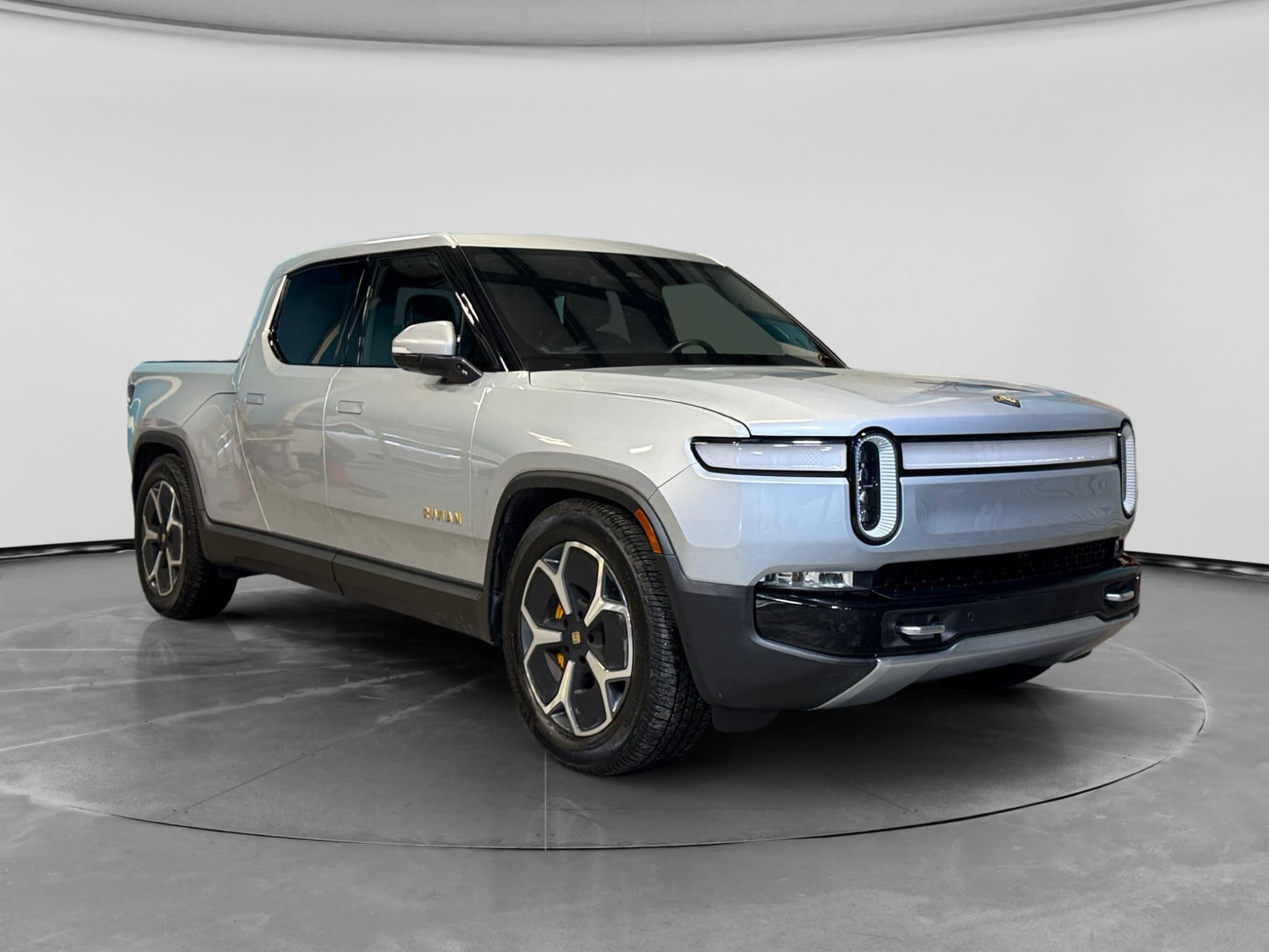 2023 Rivian R1T view 4