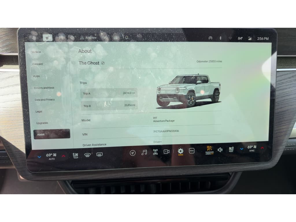 2023 Rivian R1T view 7