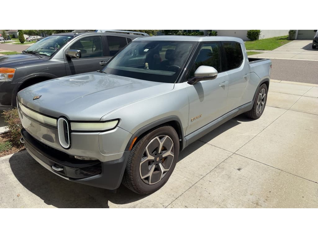 2023 Rivian R1T view 2